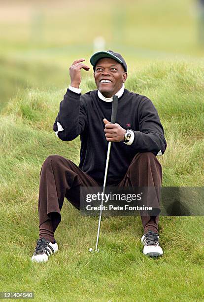 Samuel L. Jackson vents some frustration during the third round of the Dunhill Links Championship at the Carnoustie Golf Club. October 9, 2004.