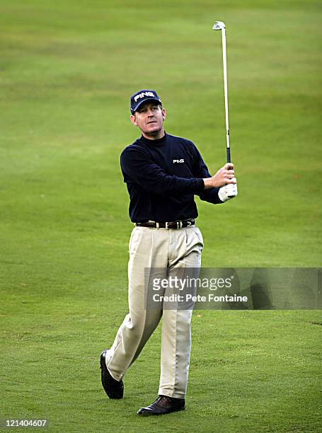 Jeff Maggert competes during the first round of the HSBC World Matchplay Championship held at Wentworth Golf Club's West Course. October 14, 2004.