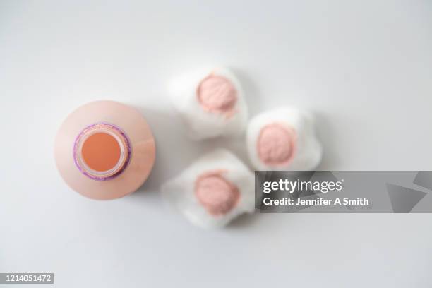 calamine lotion - varicelle photos et images de collection