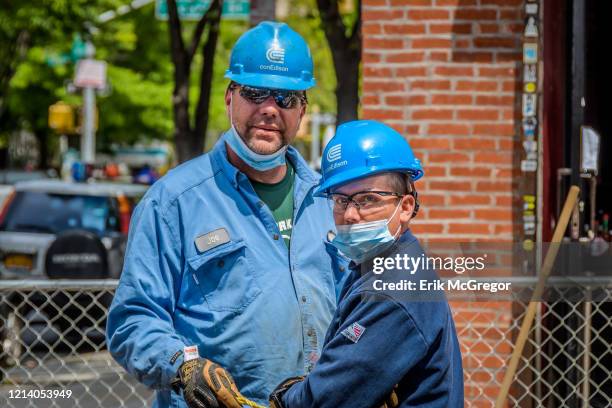 Some workers were spotted not wearing their face masks in a safe way. National Grid resumed the North Brooklyn "MRI" Pipeline construction by...