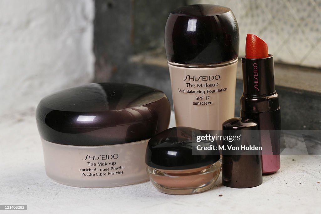 Olympus Fashion Week Spring 2007 - Rodarte - Back Stage with Shiseido Celebrity Make Up Artist Tom Pecheux