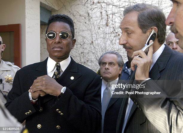 Jermaine Jackson and Michael Jackson defense attorney Mark Geragos leave the Santa Maria Court House after Michael Jackson's arraignment on child...