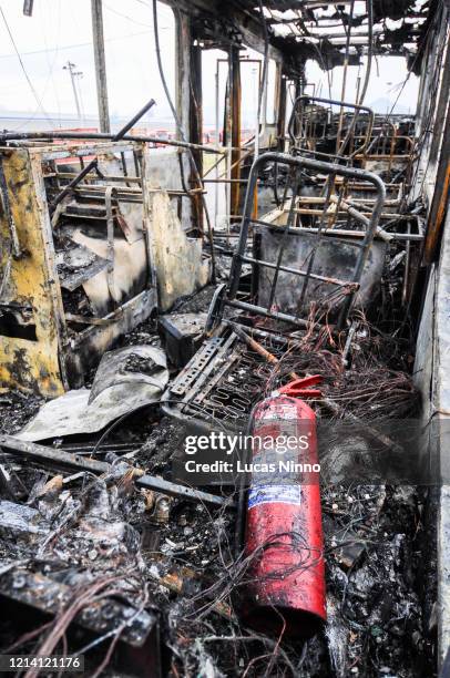 burned bus after fire - bus fire stock pictures, royalty-free photos & images