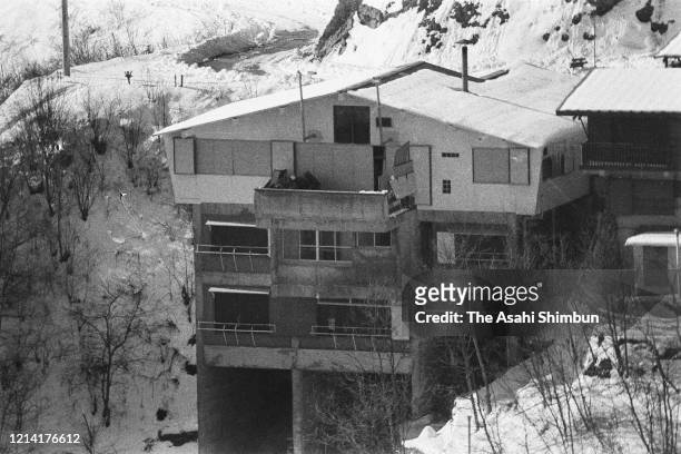 In this aerial image, a general view of the Asama Sanso lodge, where the United Red Army members take a hostage on February 20, 1972 in Karuizawa,...