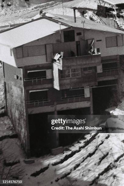 In this aerial image, a general view of the Asama Sanso lodge, where the United Red Army members take a hostage on February 20, 1972 in Karuizawa,...