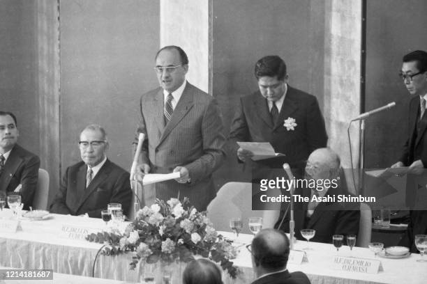 Mexican President Luis Echeverria addresses during the luncheon with business leaders on March 10, 1972 in Tokyo, Japan.