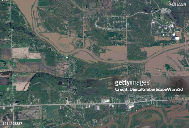 Maxar overview satellite imagery west of Midland, Michigan of the Tittabawassee River flooding. Please use: Satellite image 2020 Maxar Technologies.