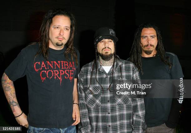 Jonathan Davis, Fieldy and James "Munky" Shaffer of KORN