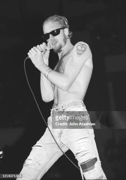Singer Layne Staley is shown performing on stage during a live concert appearance with Alice In Chains on October 29, 1991. "n