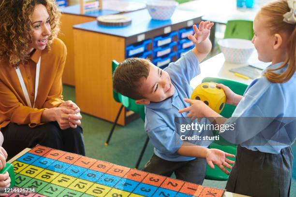 Child Computing Numbers 961 Children Counting Numbers Stock Photos, High-Res Pictures, and ...