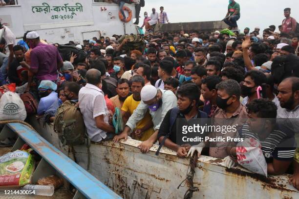 Thousands of home bound people ignoring government's directive not to leave Dhaka before Eid to prevent Covid-19 from being spread.