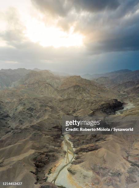 wadi saba canyon, danakil depression, afar, ethiopia, africa - depressie landelement stockfoto's en -beelden