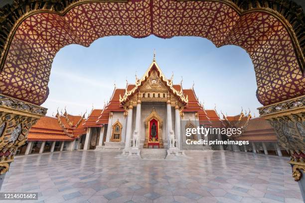 wat benchamabopit dusitvanaram a famous temple in bangkok - royal palace stock pictures, royalty-free photos & images