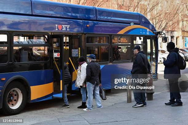 Mta Rts Rear Doors City Bus Door Photos and Premium High Res Pictures - Getty Images