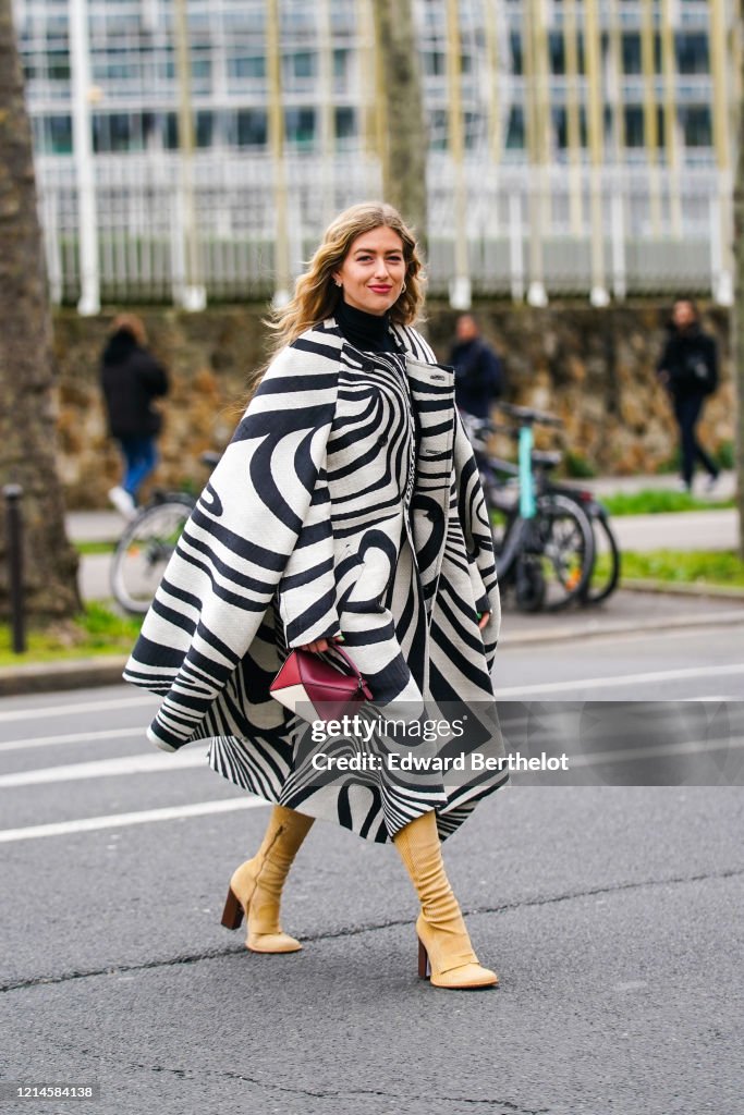 Street Style  - Paris Fashion Week - Womenswear Fall/Winter 2020/2021 : Day Five