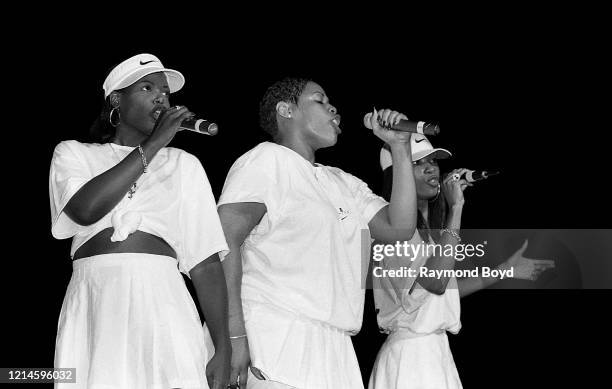 Maxee Maxwell 40 Brownstone 1995 Stock Photos, High-Res Pictures, and Images - Getty ...