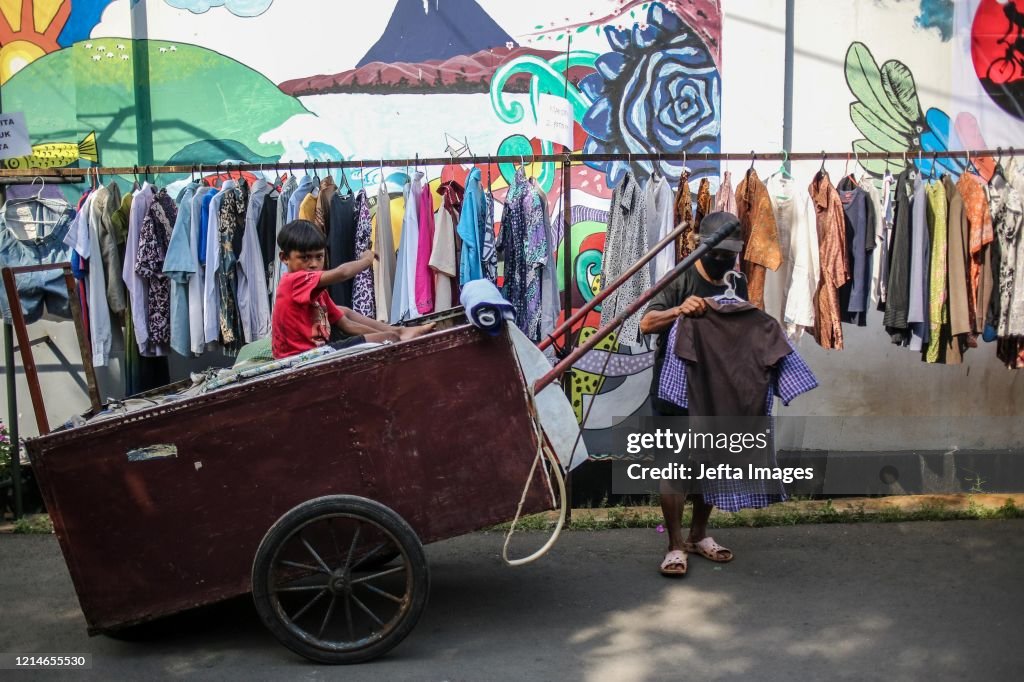 Free Clothes During Coronavirus Outbreak In Indonesia Ahead Eid Al-Fitr