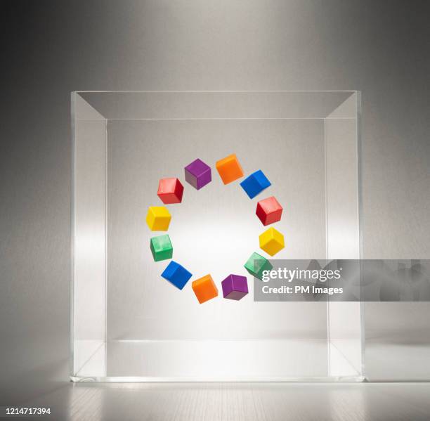 circle of cubes in a clear box - blank box stock pictures, royalty-free photos & images