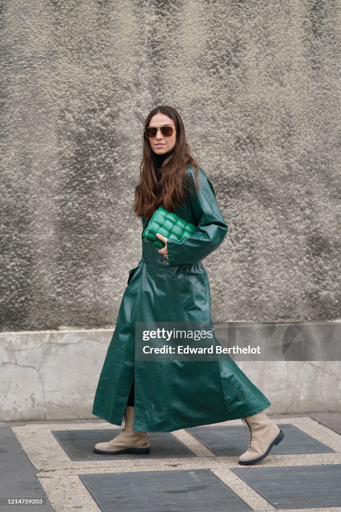 Street Style  - Paris Fashion Week - Womenswear Fall/Winter 2020/2021 : Day Five