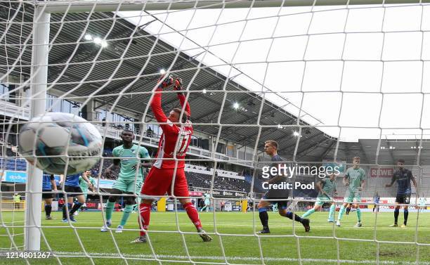Leopold Zingerle of SC Paderborn 07 fails to save a shot from Robert Skov of TSG 1899 Hoffenheim which leads to the first goal for TSG 1899...