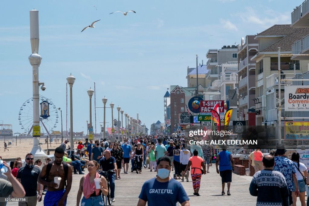 US-HEALTH-VIRUS-MARYLAND-BEACH