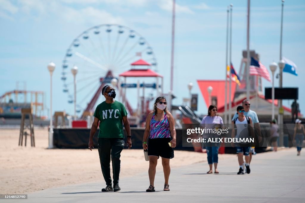 US-HEALTH-VIRUS-MARYLAND-BEACH