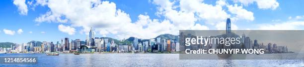 de haven van victoria van de stad van hong kong - hong kong skyline stockfoto's en -beelden