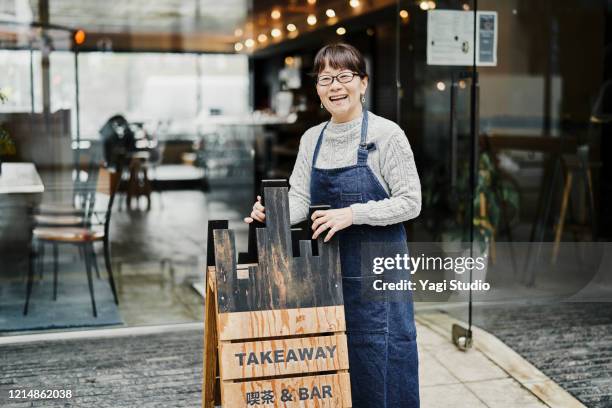 senior female owner working in cafe - portrait business japanese stock pictures, royalty-free photos & images