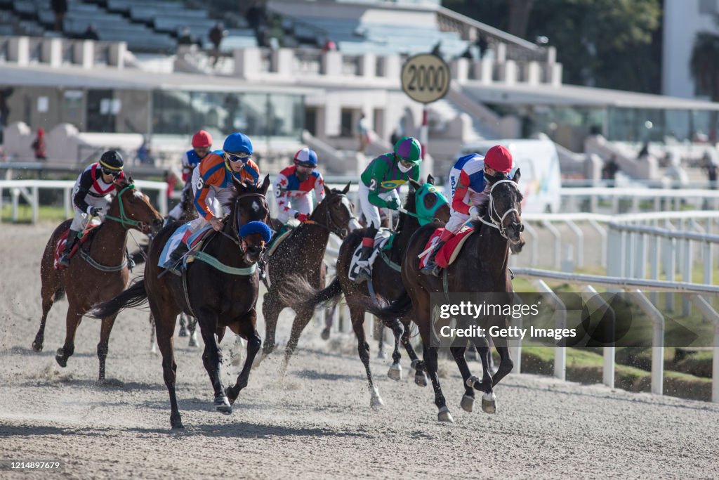 Uruguay Slowly Returns To Normal: Horse Races