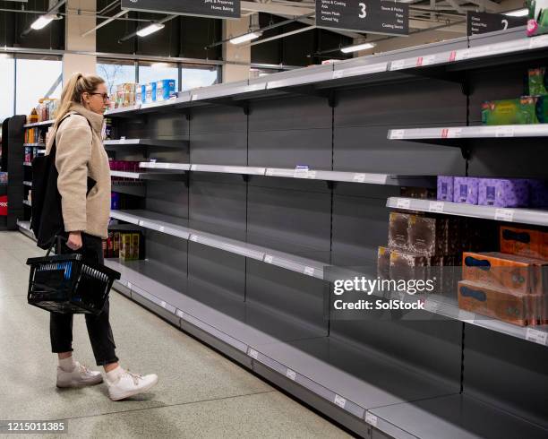 compra de pánico - estante fotografías e imágenes de stock