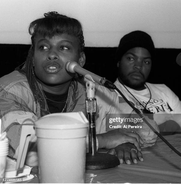 Yolanda Yoyo Whitaker Photos and Premium High Res Pictures - Getty Images