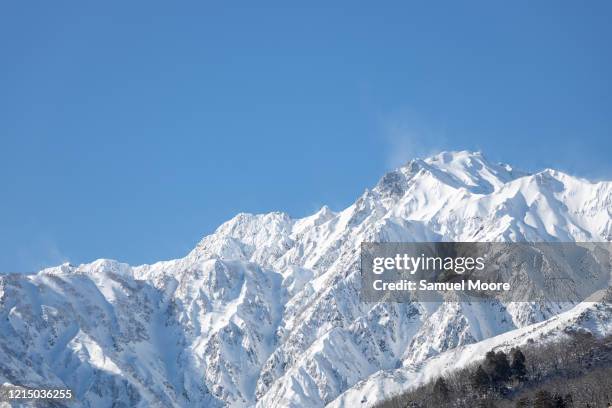hakuba snow mountains - hakuba fotografías e imágenes de stock