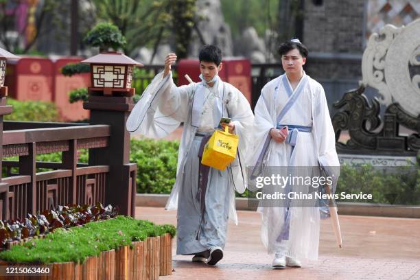 Chinese Hanfu Photos And Premium High Res Pictures Getty Images Chinese Hanfu Photos And Premium High Res Pictures Getty Images