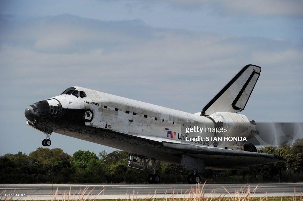 US-SPACE-SHUTTLE-DISCOVERY