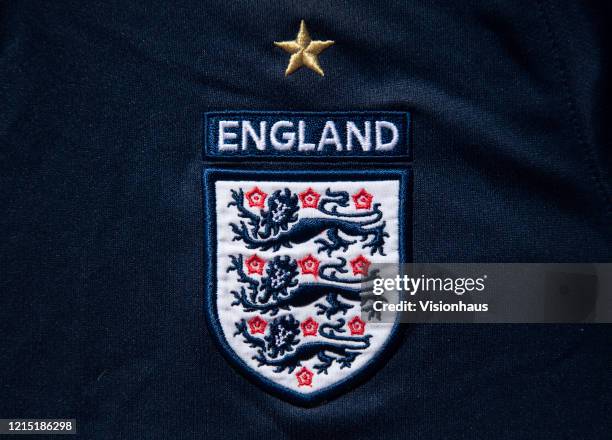 205 Three Lions Badge Stock Photos High Res Pictures And Images 205-three-lions-badge-stock-photos-high-res-pictures-and-images