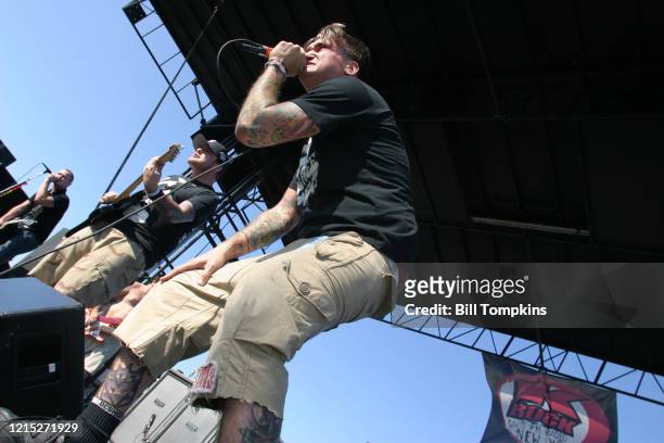 June19: New Found Glory performing at the K-Rock 8th annual Dysfunctional Family Picnic at Jones Beach ,June 19th, 2004 in Long Island.