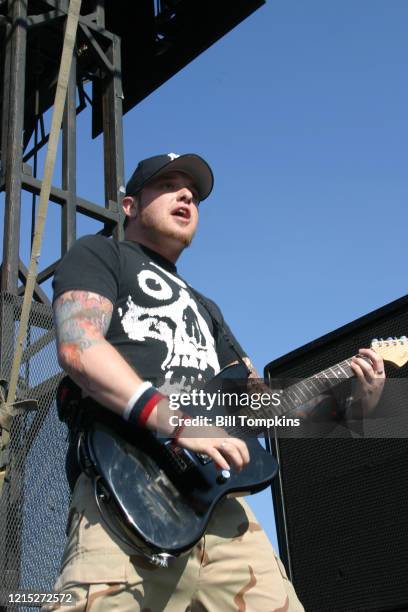 June19: New Found Glory performing at the K-Rock 8th annual Dysfunctional Family Picnic at Jones Beach ,June 19th, 2004 in Long Island.