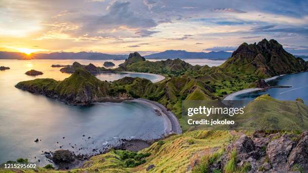 padar island, komodo national park, indonesia - flores stock-fotos und bilder