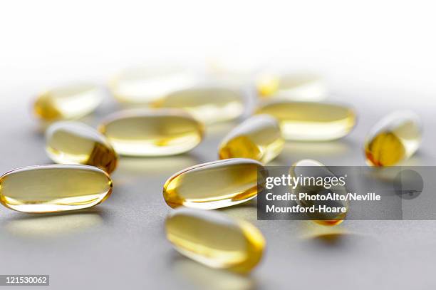 cod liver oil capsules - fish oil ストックフォトと画像