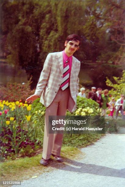 70s - young man - vintage fashion - 1970s fashion stock-fotos und bilder