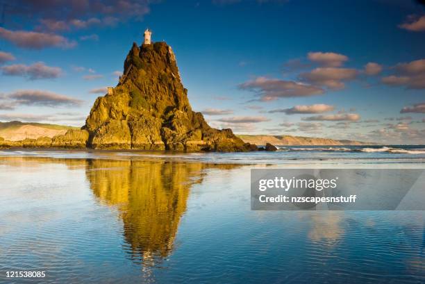 golden nugget with lighthouse on top - auckland stock-fotos und bilder