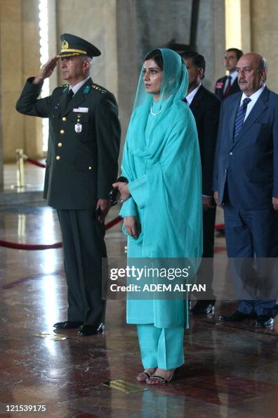 Wo Rabbani Pakistan's Foreign Minister Hina Rabbani Khar is flanked by... News ...