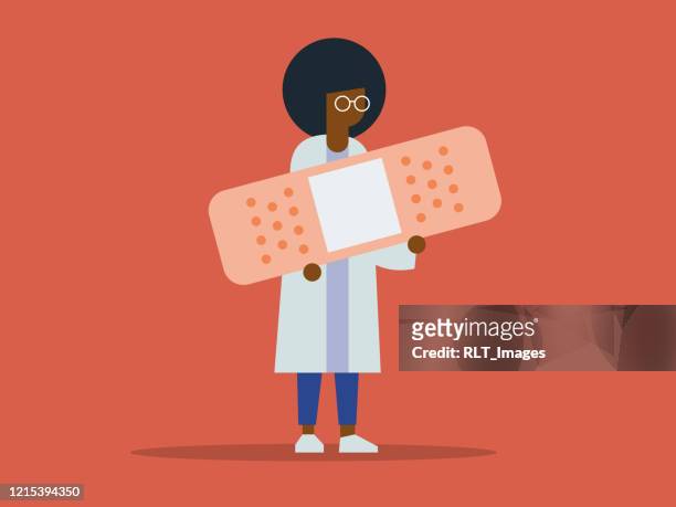 stockillustraties, clipart, cartoons en iconen met illustratie van vrouwelijke afrikaanse arts die reuzeverband houdt - vrouwelijke dokter