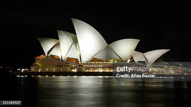 sydney opera house at night - sydney opera house stock pictures, royalty-free photos & images