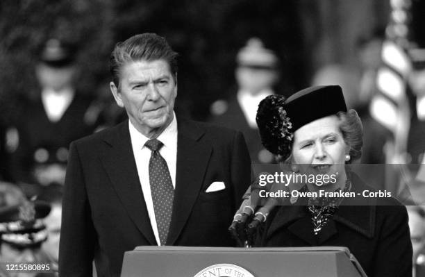 Le Président Américain Ronald Reagan et sa femme Nancy Reagan à la Maison Blanche pour les premiers entretiens concernant l'accord et la nécessité de...