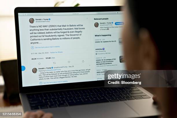 Twitter Factcheck Label 89 Fact Check Social Media Stock Photos, High-Res Pictures, and Images ...
