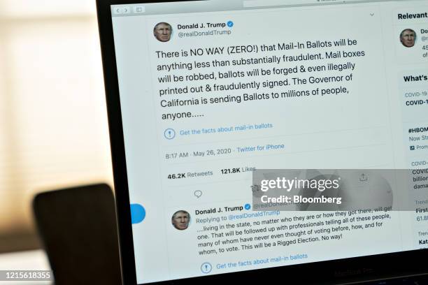 Factcheck Tweets 89 Fact Check Social Media Stock Photos, High-Res Pictures, and Images ...
