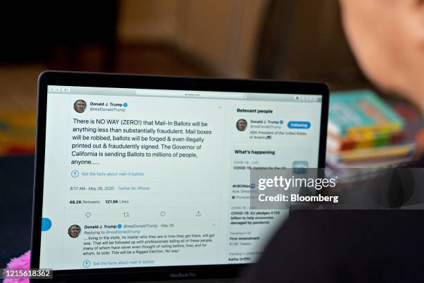 Twitter Factcheck Label 89 Fact Check Social Media Stock Photos, High-Res Pictures, and Images ...