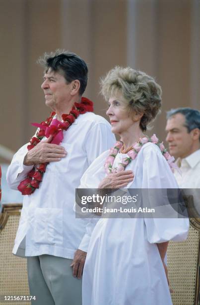 Le Président américain Ronald Reagan et sa femme Nancy Reagan à Honolulu