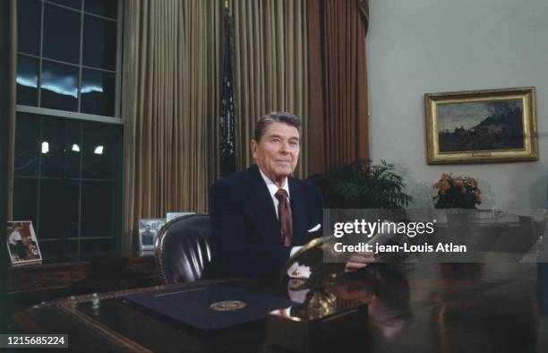 Le Président américain Ronald Reagan s'adresse à la nation pour la dernière fois